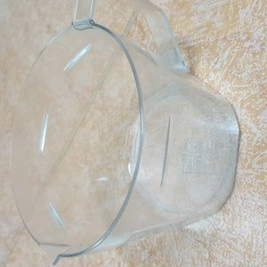 Plastic cup with handle, wide mouth, max capacity 500ml